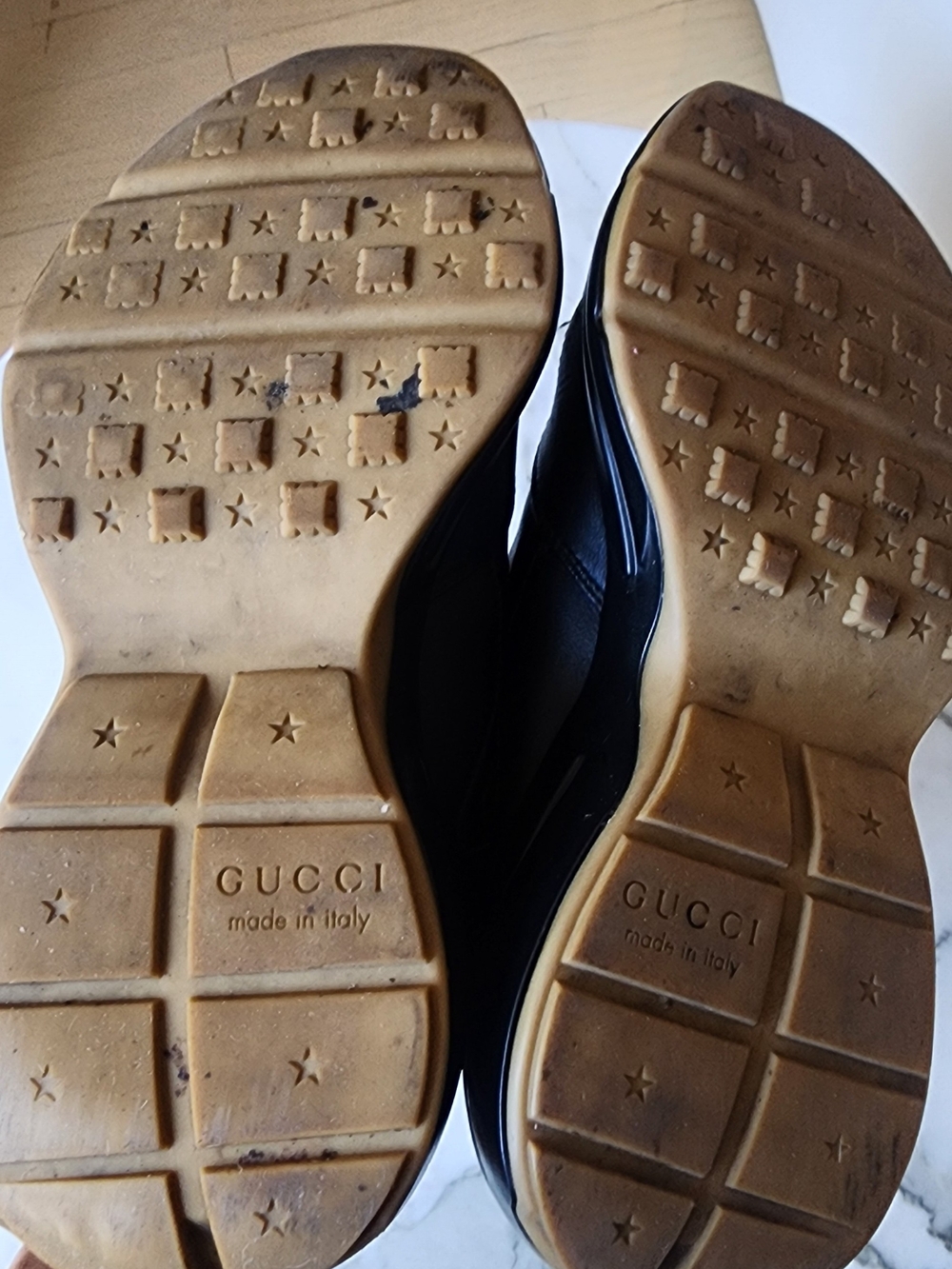 Gucci Rhyton Women's Black Leather Sneakers with Rainbow Logo Graphic Size 7.5 - Picture 10 of 13